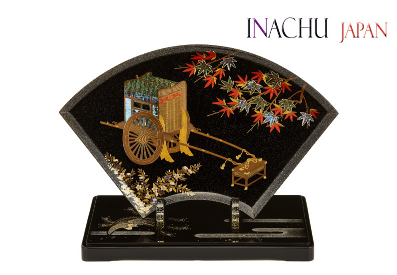 扇型飾り皿 御所車玉虫蒔絵 稲忠工房合作